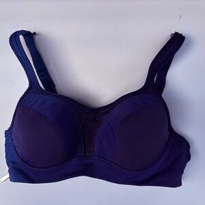 Chantelle Underwire Sports Bra 32D